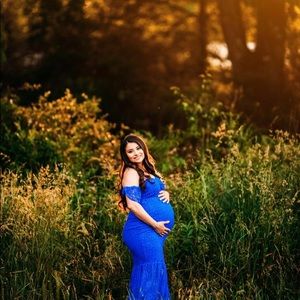 Lace maternity gown